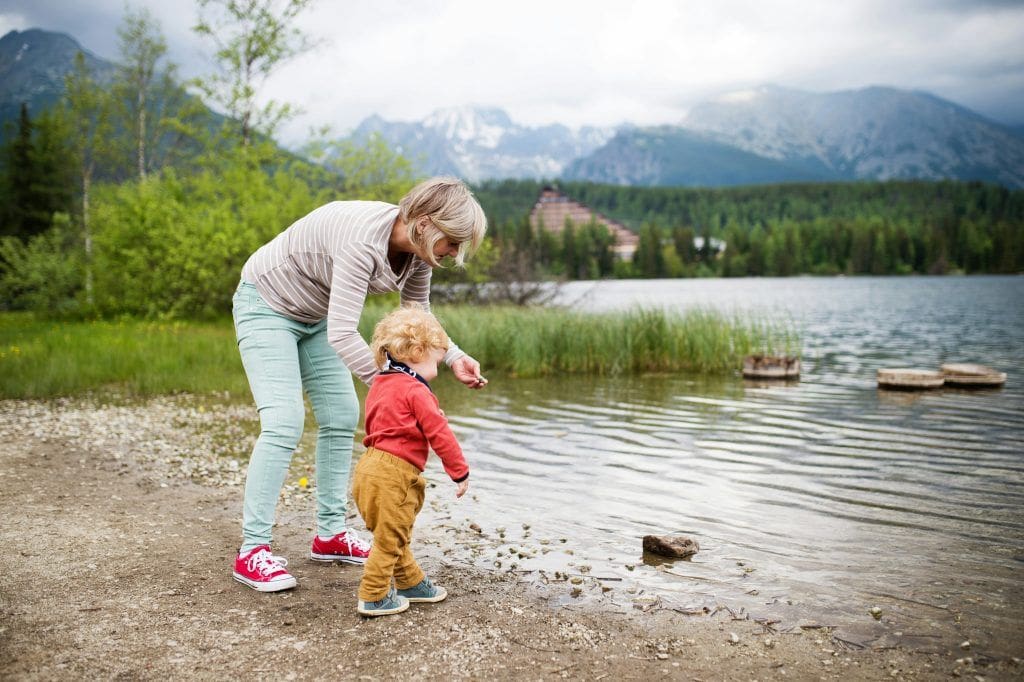 Cómo acompañar a tu hija en el posparto sin invadir | Terapia para abuelas 7 getty images Cq0wtQ5hMjc unsplash